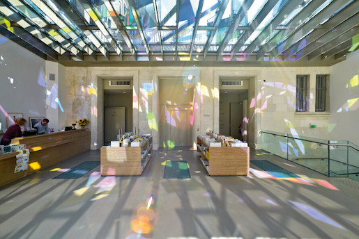 PRIX VISARTE HISTORIQUE 2022: Raphael Hefti für die Arbeit «La Maison violette bleue verte jaune orange rouge», Arles 2014